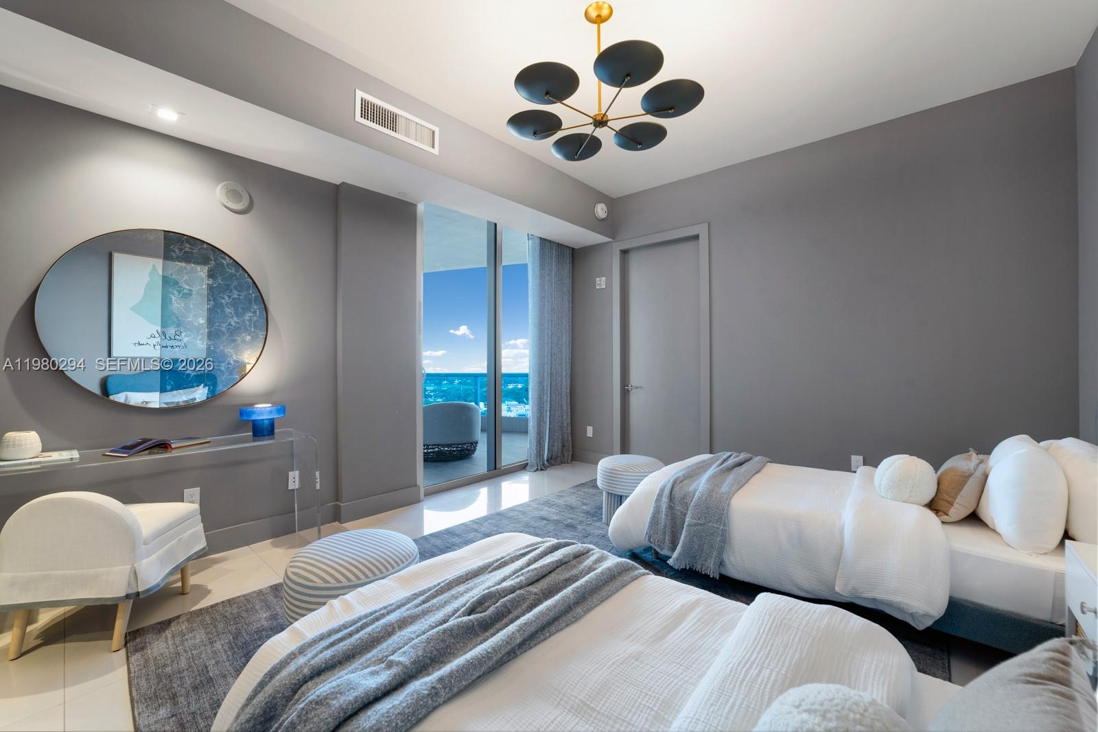 5959 Collins Ave #1606 Miami Beach, FL 33140