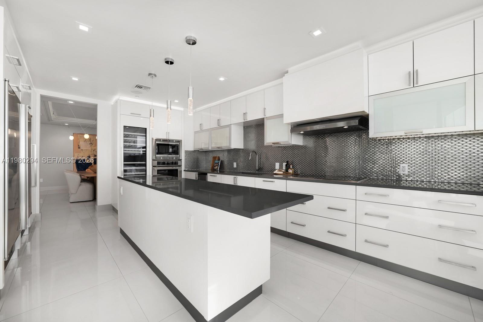 5959 Collins Ave #1606 Miami Beach, FL 33140