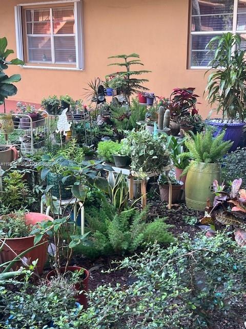 1280 W 54th St #122B Hialeah, FL 33012