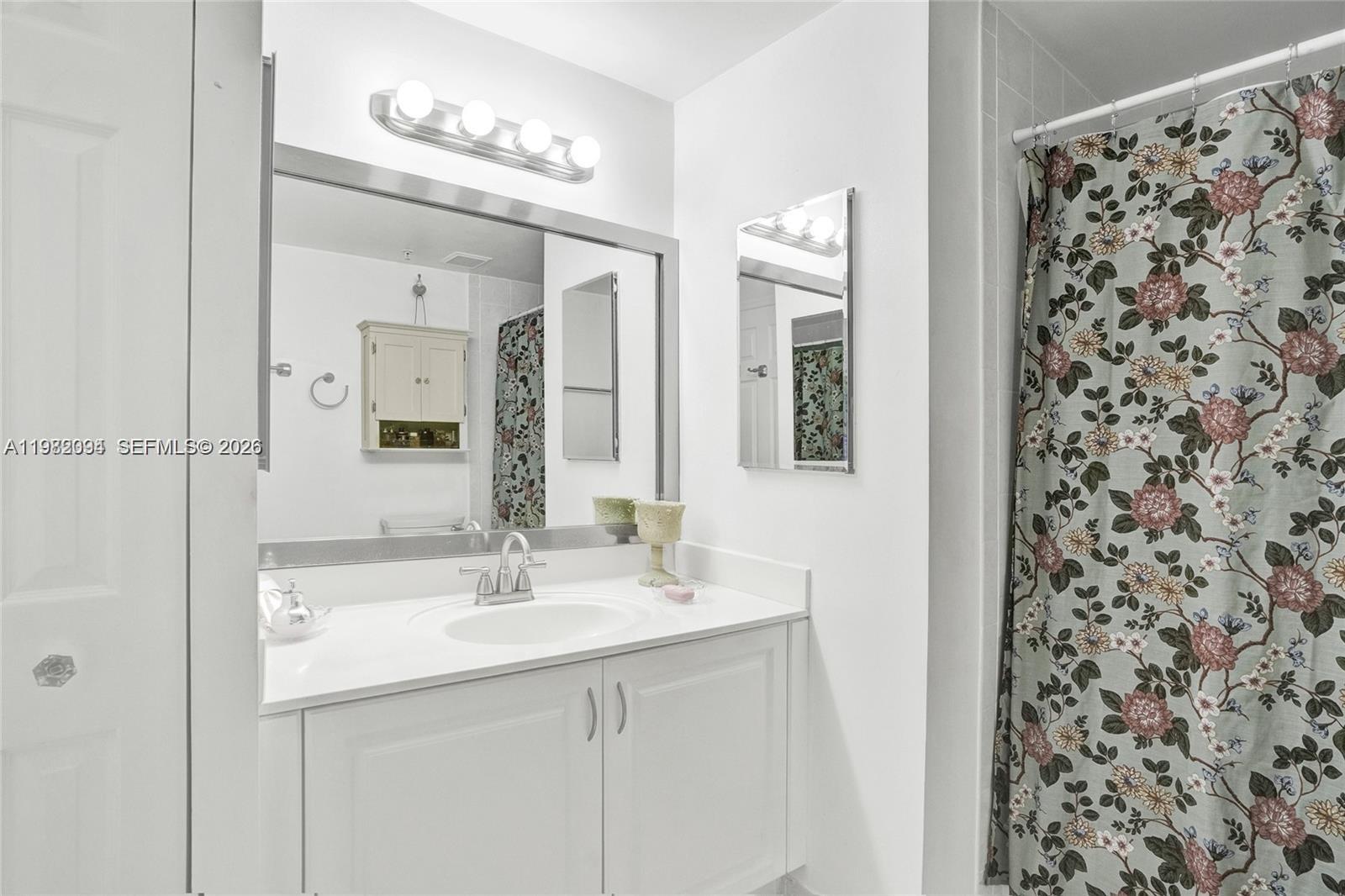 215 SW 42nd Ave #704 Miami, FL 33134