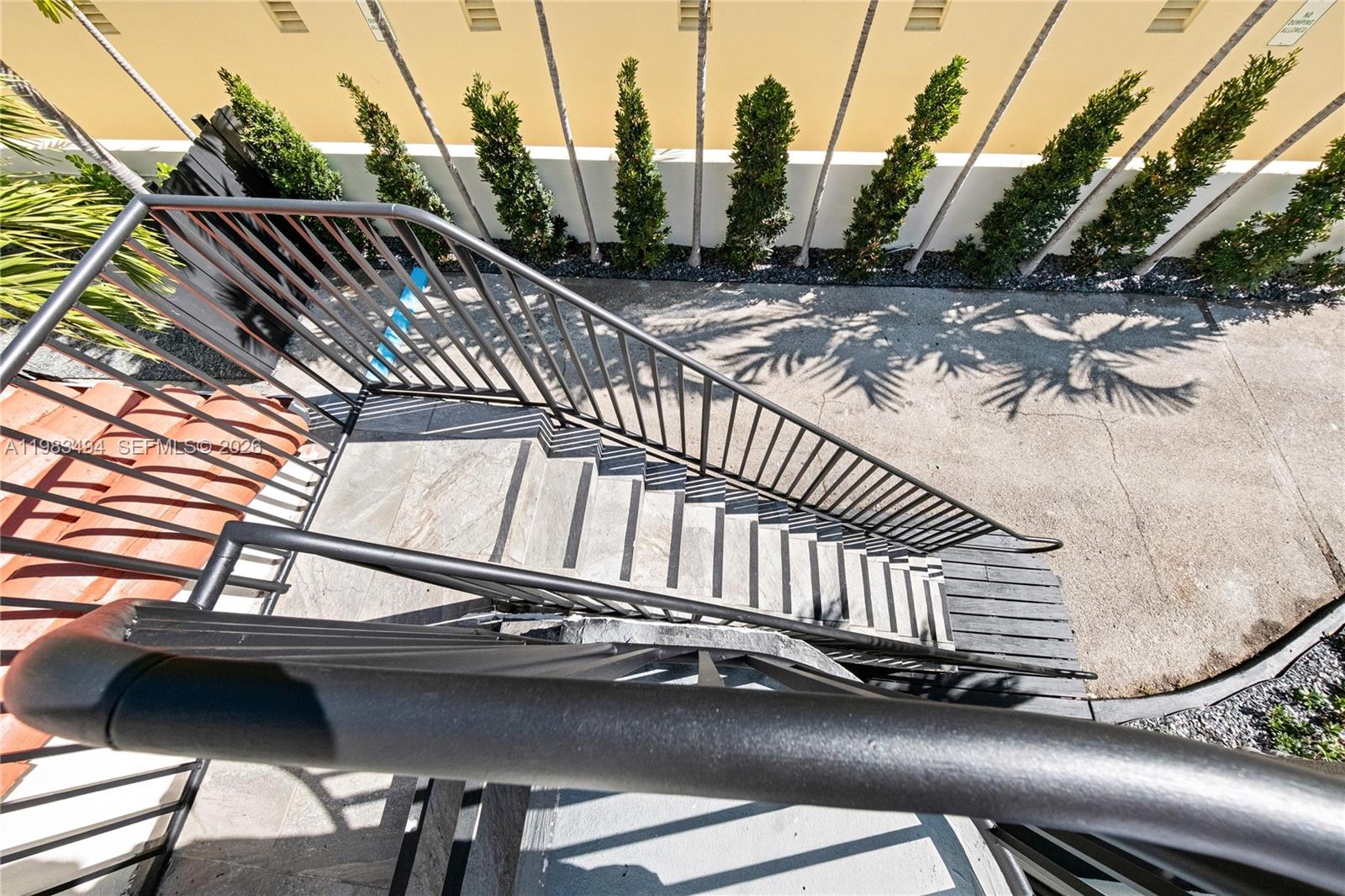 237 38th St #4 Miami Beach, FL 33140