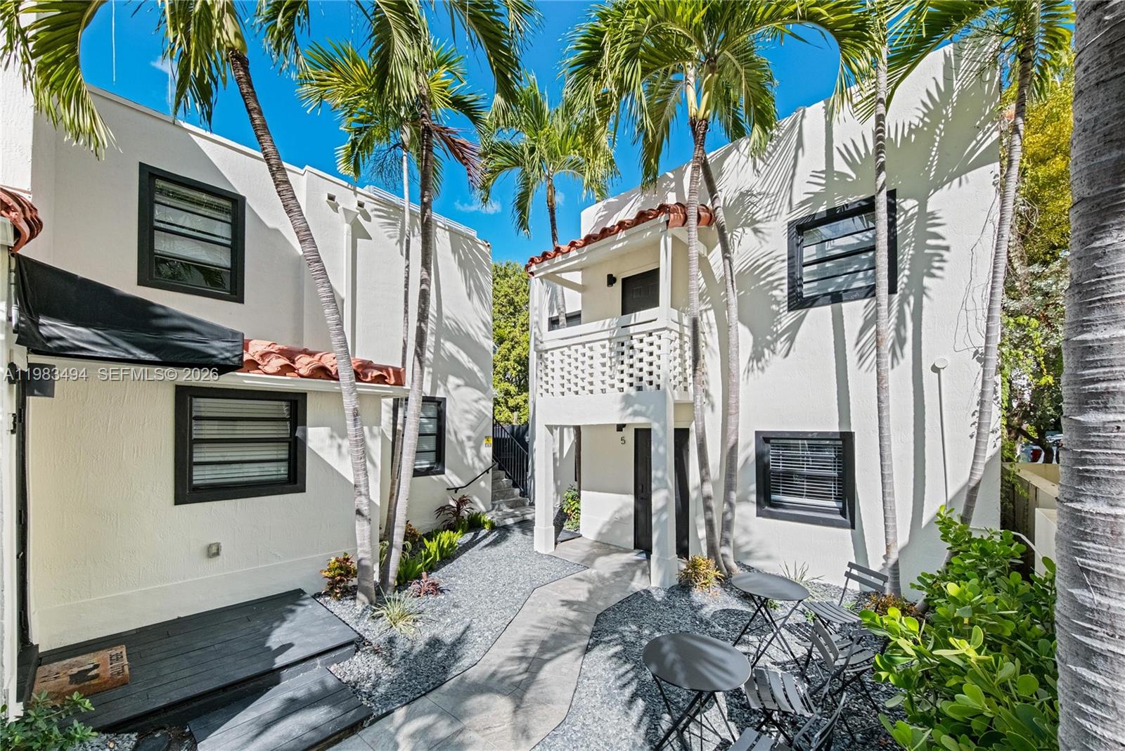 237 38th St #4 Miami Beach, FL 33140