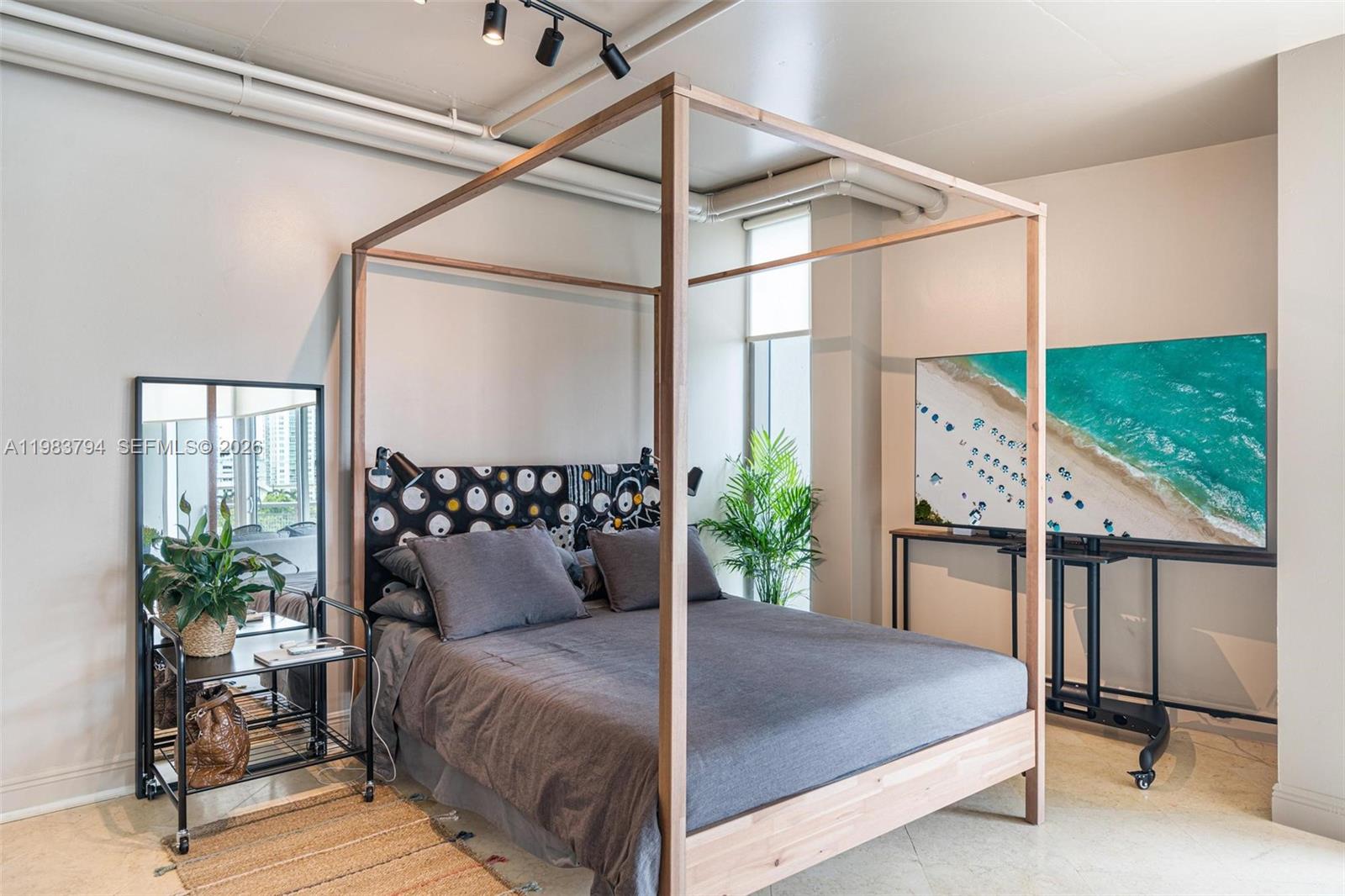 690 SW 1st Ct #501 Miami, FL 33130