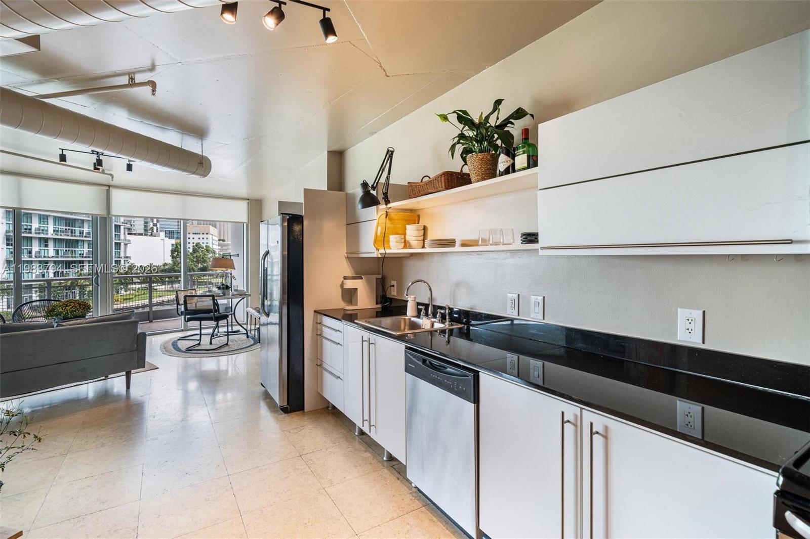 690 SW 1st Ct #501 Miami, FL 33130