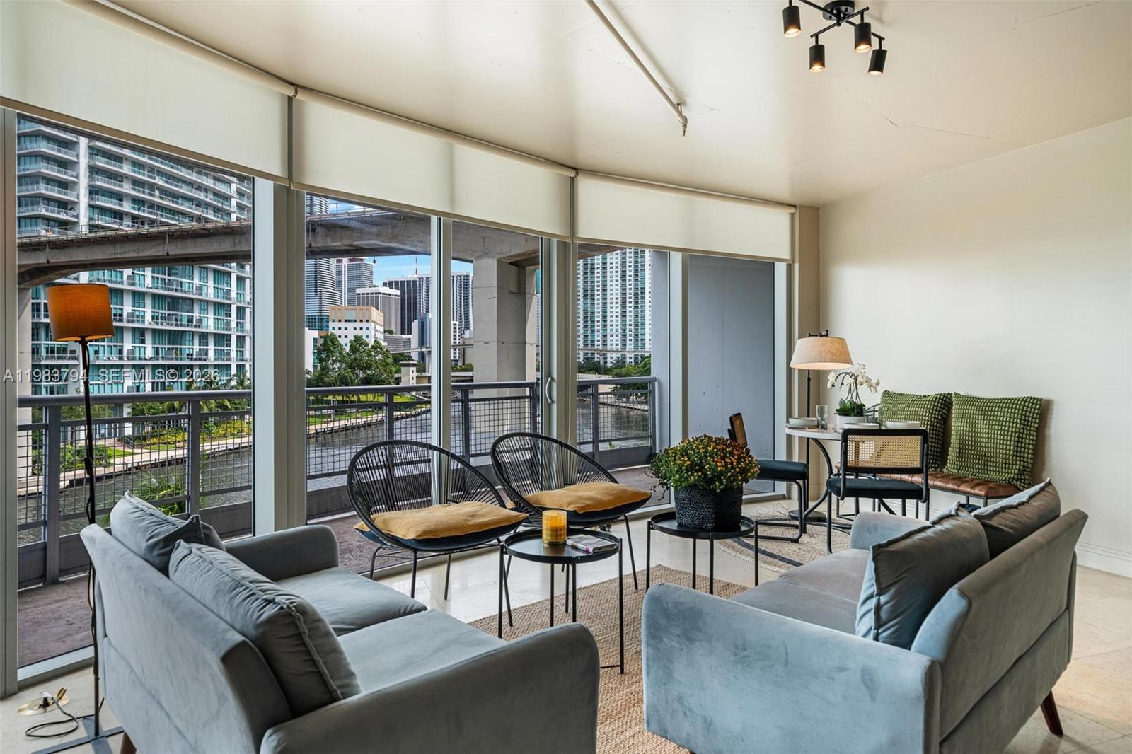 690 SW 1st Ct #501 Miami, FL 33130