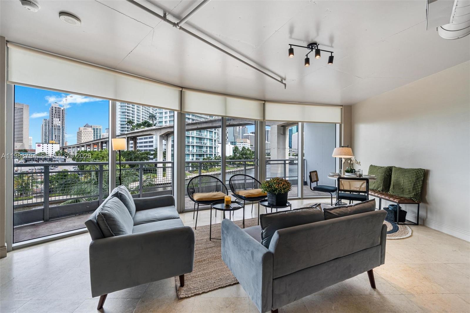 690 SW 1st Ct #501 Miami, FL 33130