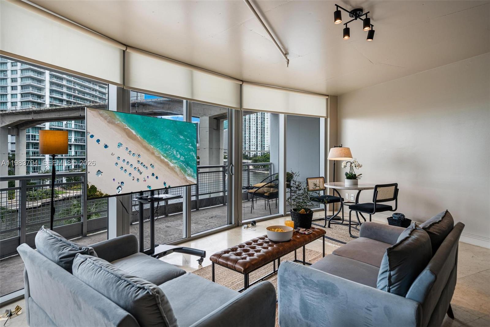 690 SW 1st Ct #501 Miami, FL 33130