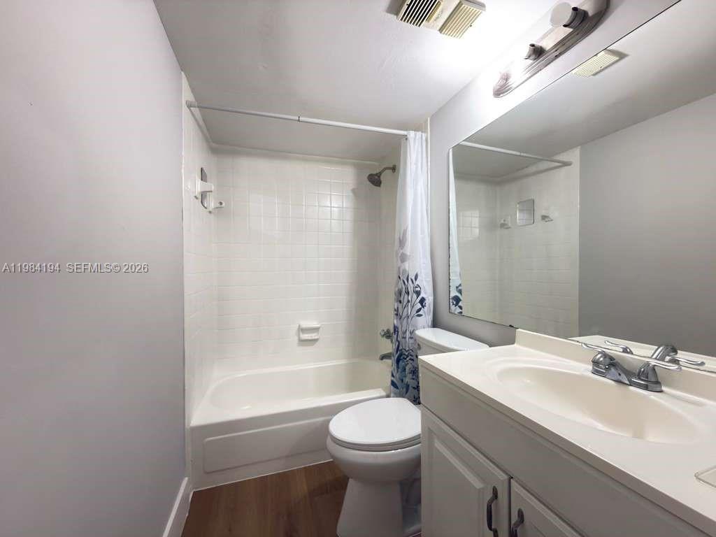 4304 NW 9th Ave #1-2C Deerfield Beach, FL 33064