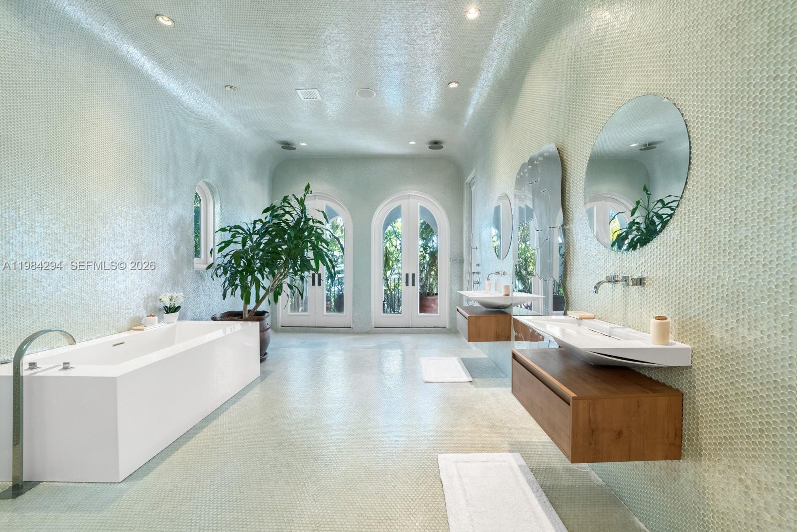 16 Palm Ave Miami Beach, FL 33139