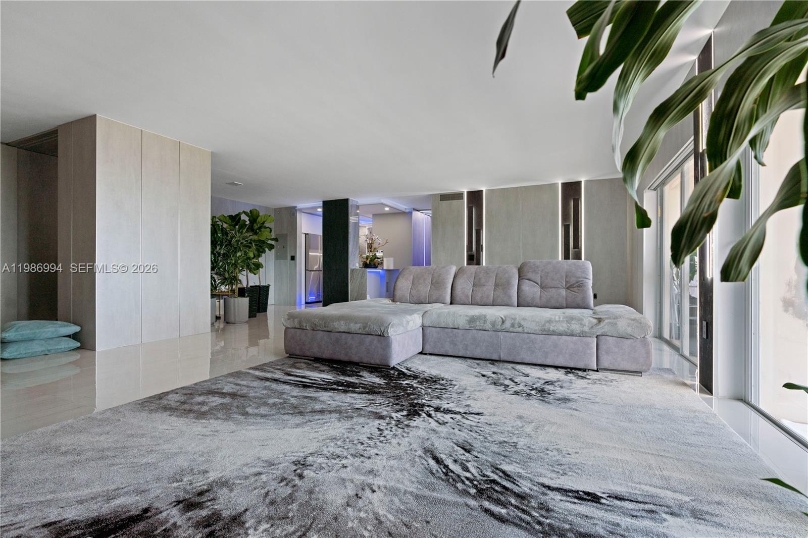 400 SE Kings Pt Dr #822-23 Sunny Isles Beach, FL 33160