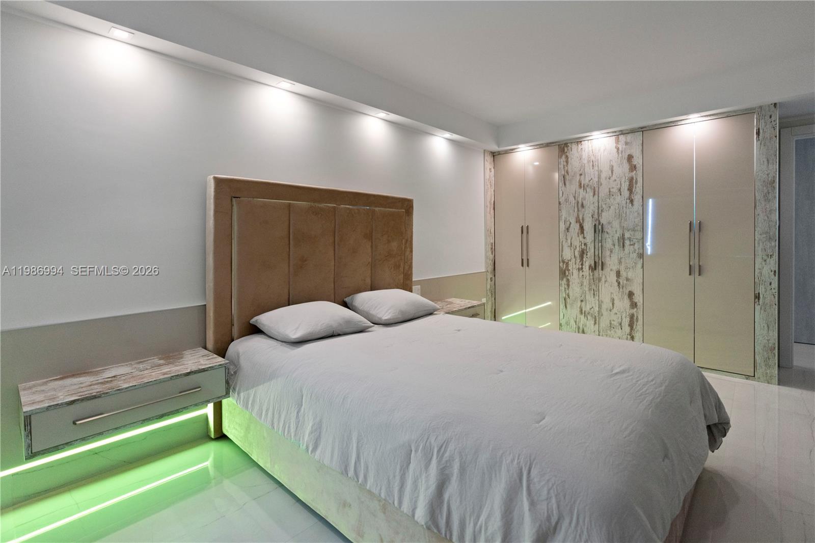 400 SE Kings Pt Dr #822-23 Sunny Isles Beach, FL 33160