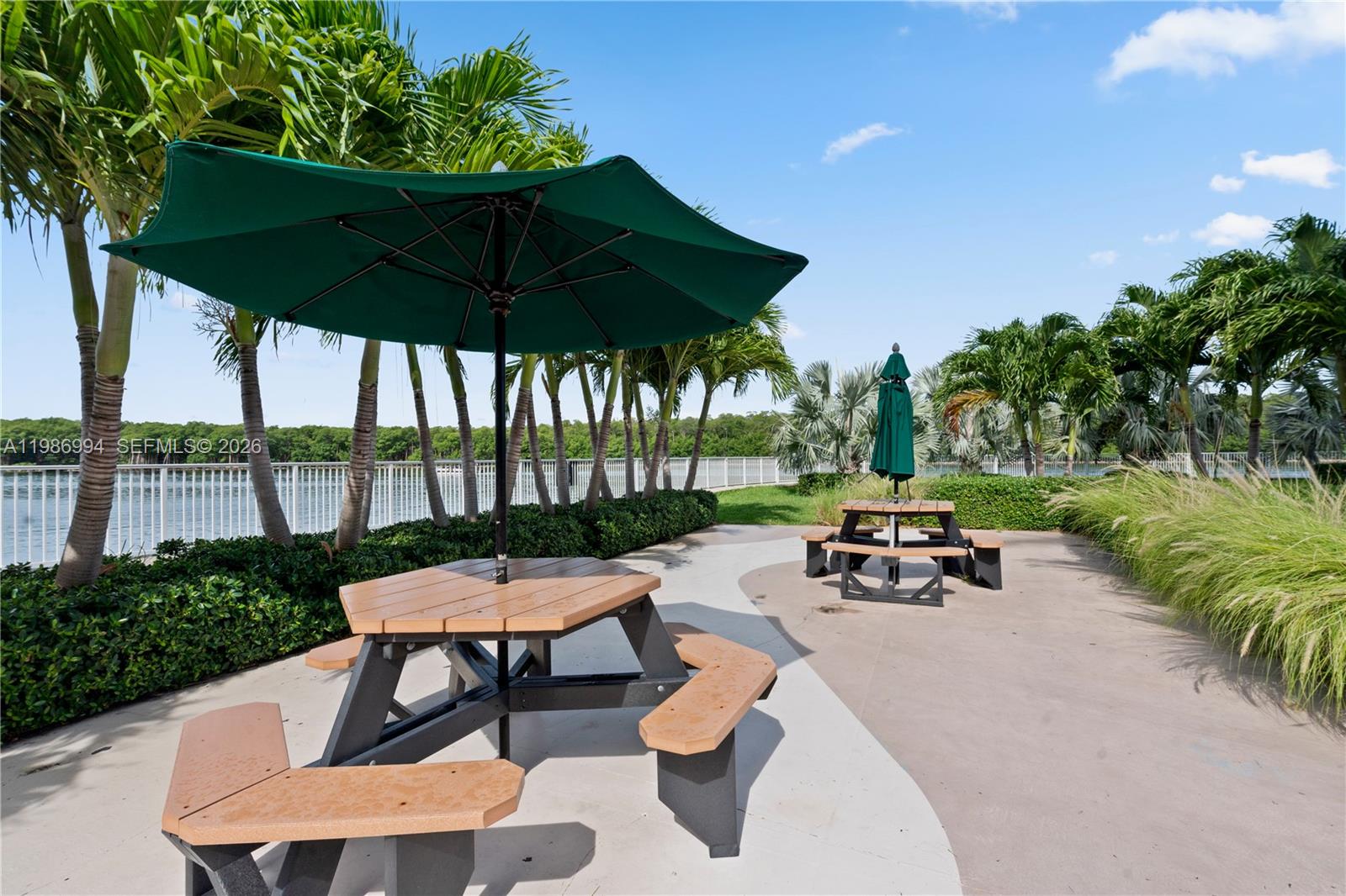 400 SE Kings Pt Dr #822-23 Sunny Isles Beach, FL 33160