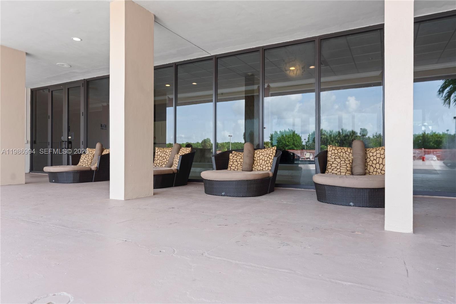 400 SE Kings Pt Dr #822-23 Sunny Isles Beach, FL 33160