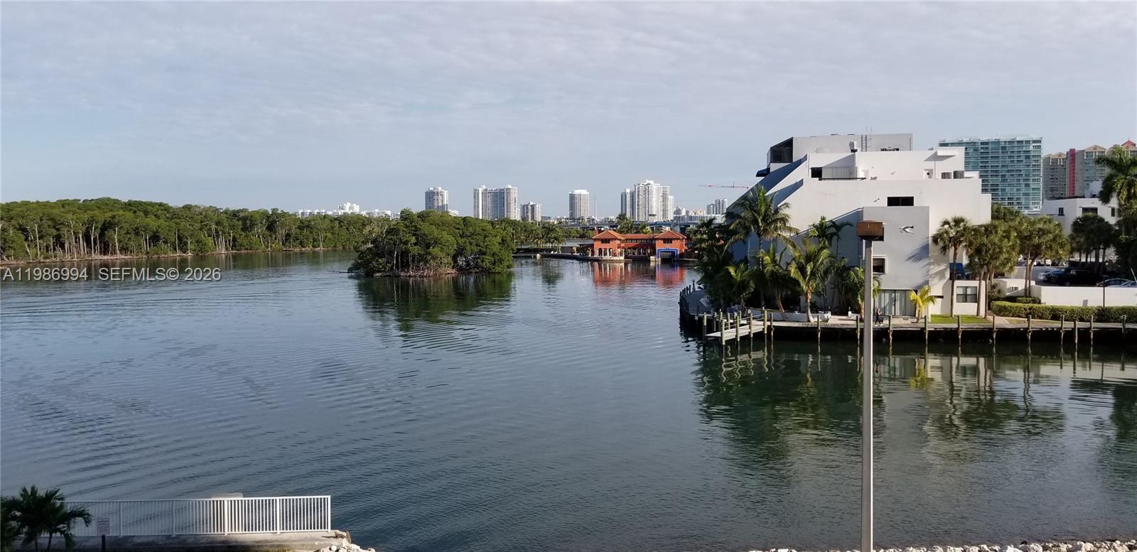 400 SE Kings Pt Dr #822-23 Sunny Isles Beach, FL 33160