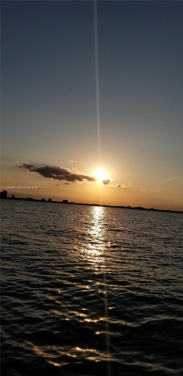 400 SE Kings Pt Dr #822-23 Sunny Isles Beach, FL 33160