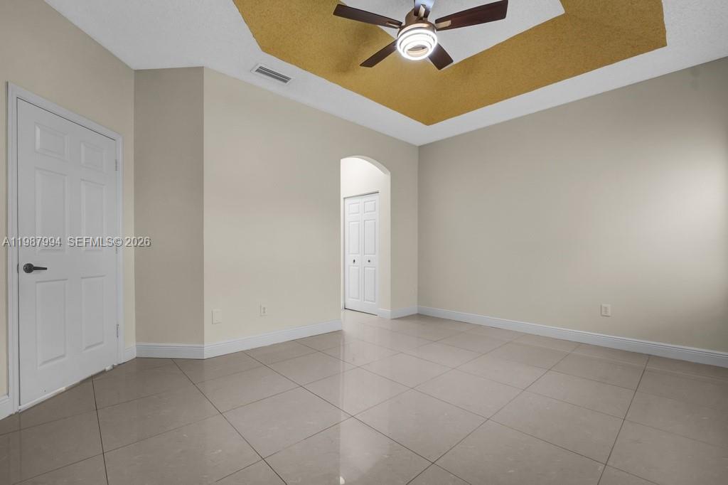 1282 NW 171st Ter Pembroke Pines, FL 33028