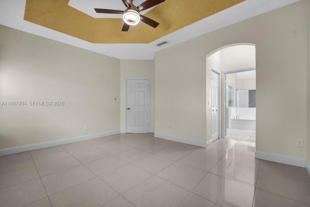 1282 NW 171st Ter Pembroke Pines, FL 33028