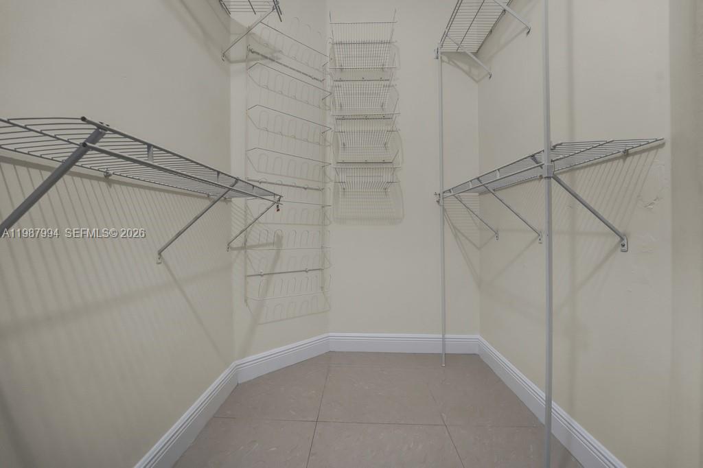 1282 NW 171st Ter Pembroke Pines, FL 33028