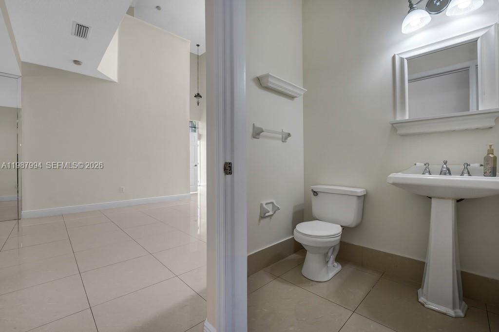 1282 NW 171st Ter Pembroke Pines, FL 33028