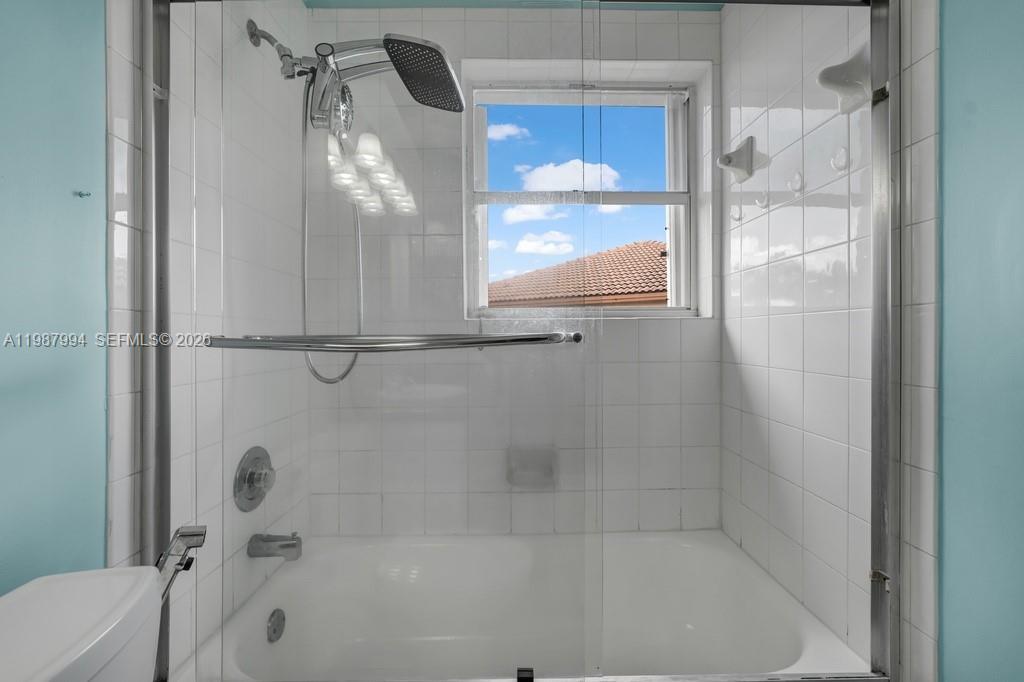 1282 NW 171st Ter Pembroke Pines, FL 33028