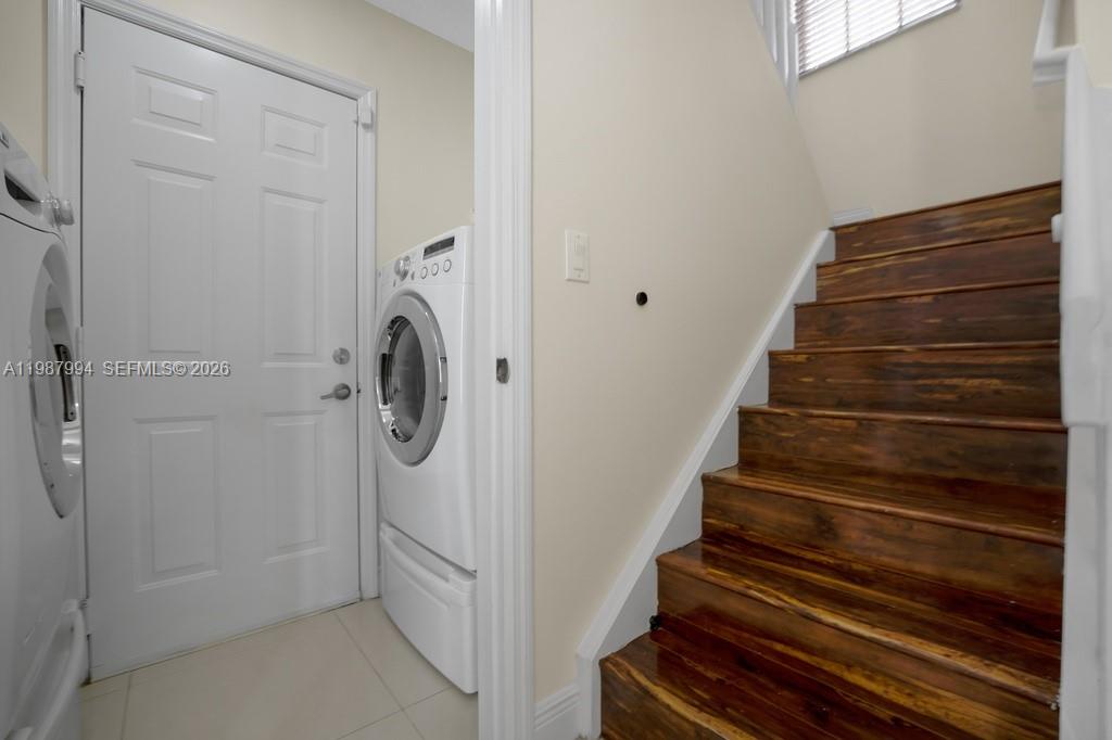 1282 NW 171st Ter Pembroke Pines, FL 33028