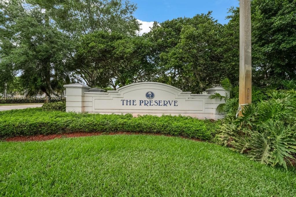 1282 NW 171st Ter Pembroke Pines, FL 33028