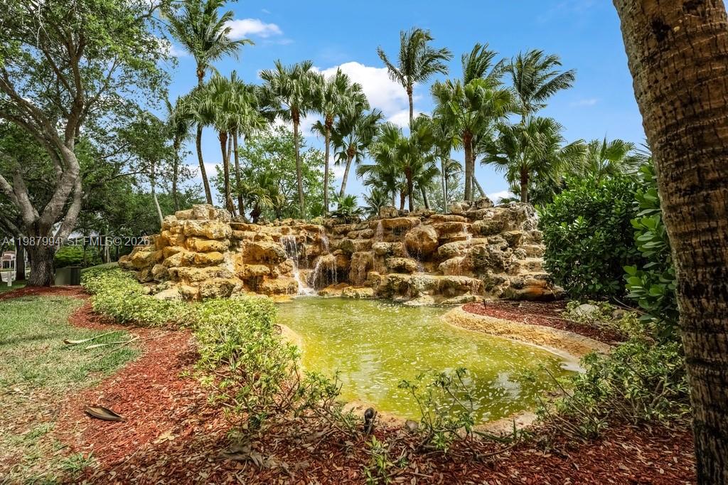 1282 NW 171st Ter Pembroke Pines, FL 33028