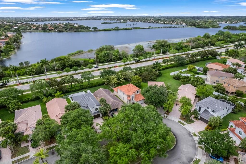 1282 NW 171st Ter Pembroke Pines, FL 33028