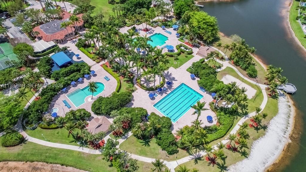 1282 NW 171st Ter Pembroke Pines, FL 33028