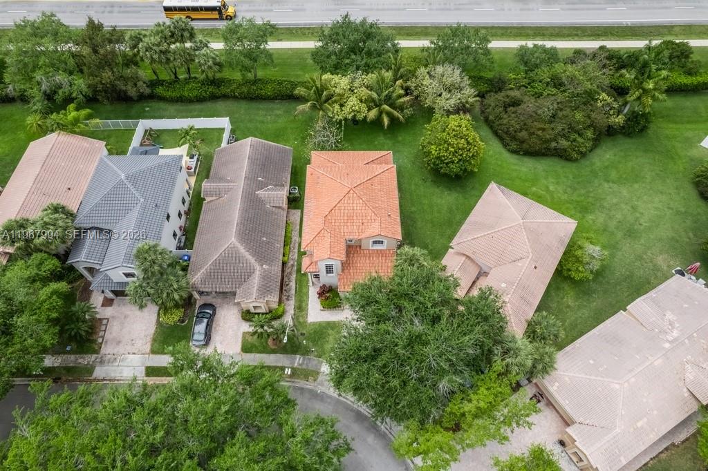 1282 NW 171st Ter Pembroke Pines, FL 33028