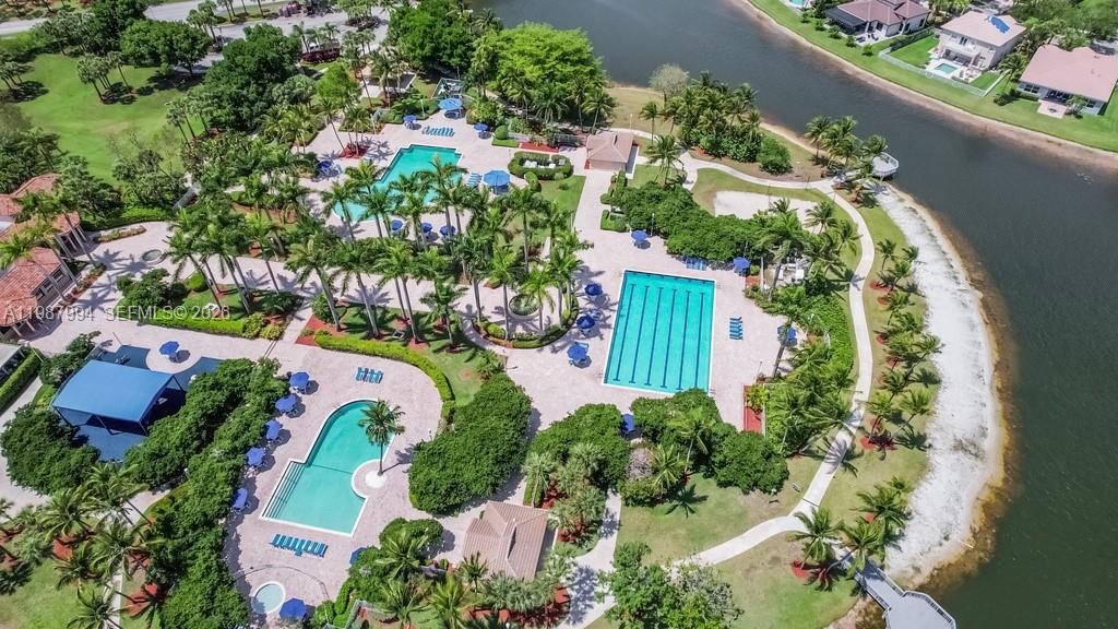 1282 NW 171st Ter Pembroke Pines, FL 33028