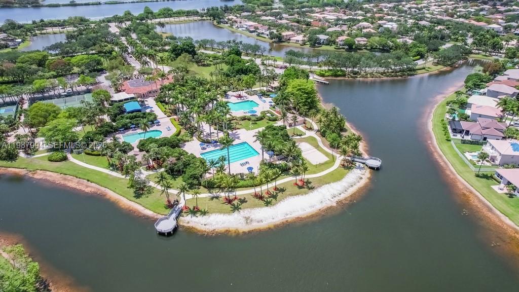 1282 NW 171st Ter Pembroke Pines, FL 33028