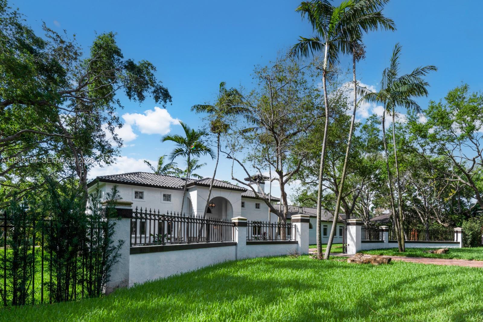 6200 SW 130th Ter Pinecrest, FL 33156