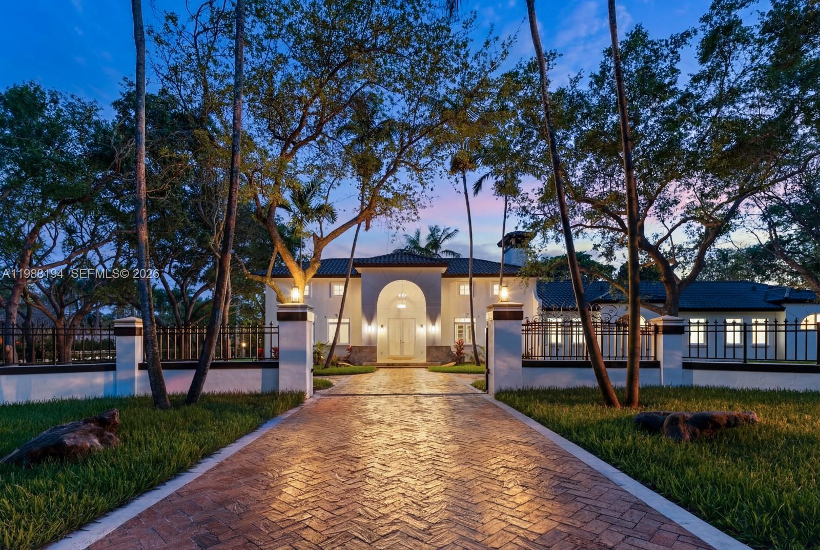 6200 SW 130th Ter Pinecrest, FL 33156