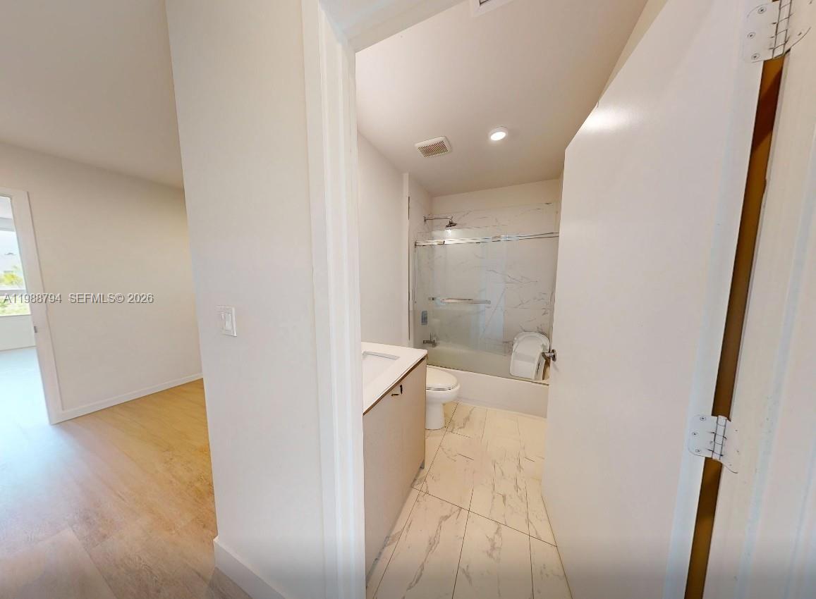 2505 NE 193rd St #4208 Miami, FL 33180