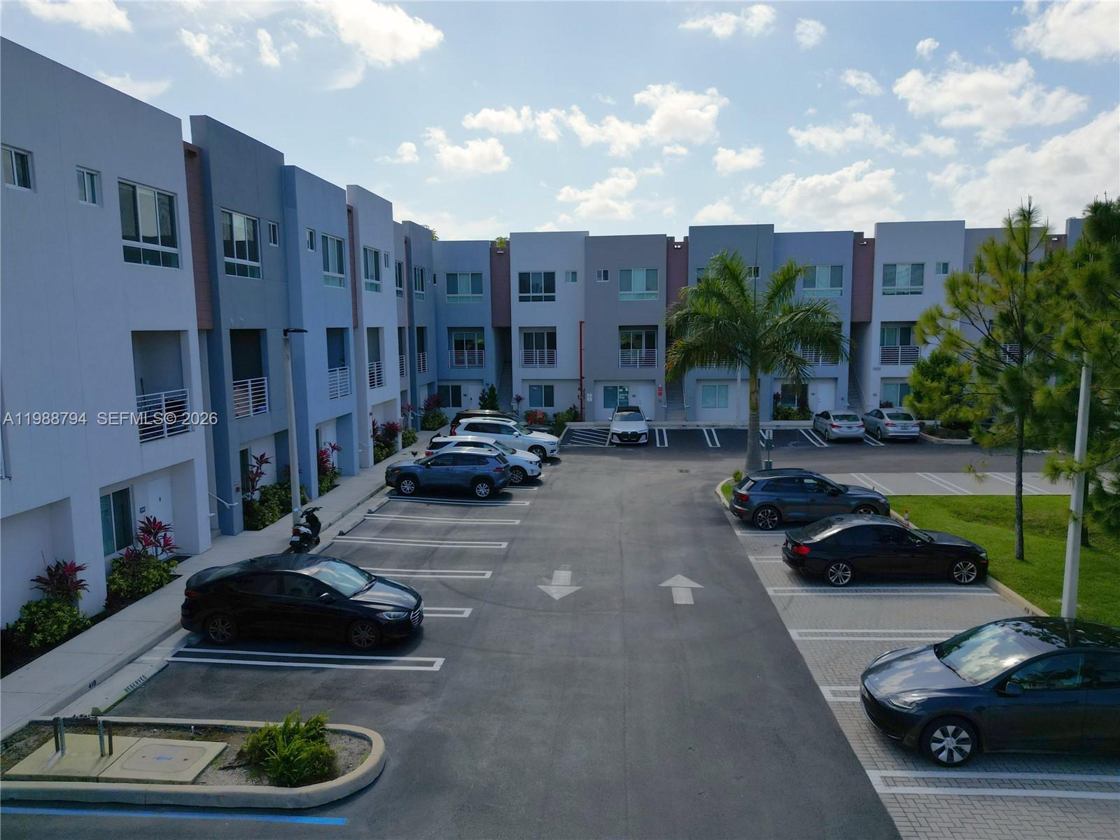 2505 NE 193rd St #4208 Miami, FL 33180