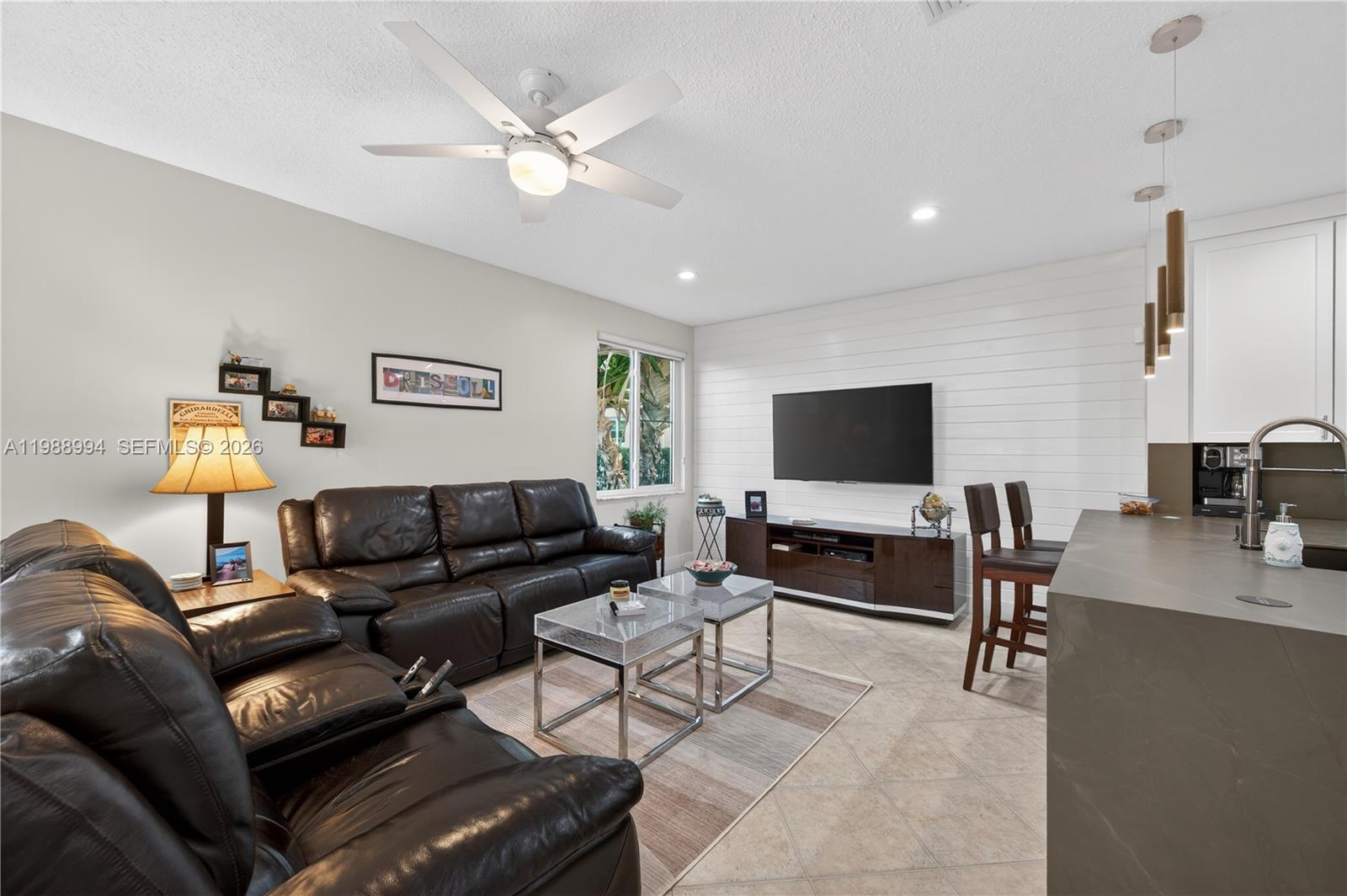 1512 Maple Dr Weston, FL 33327