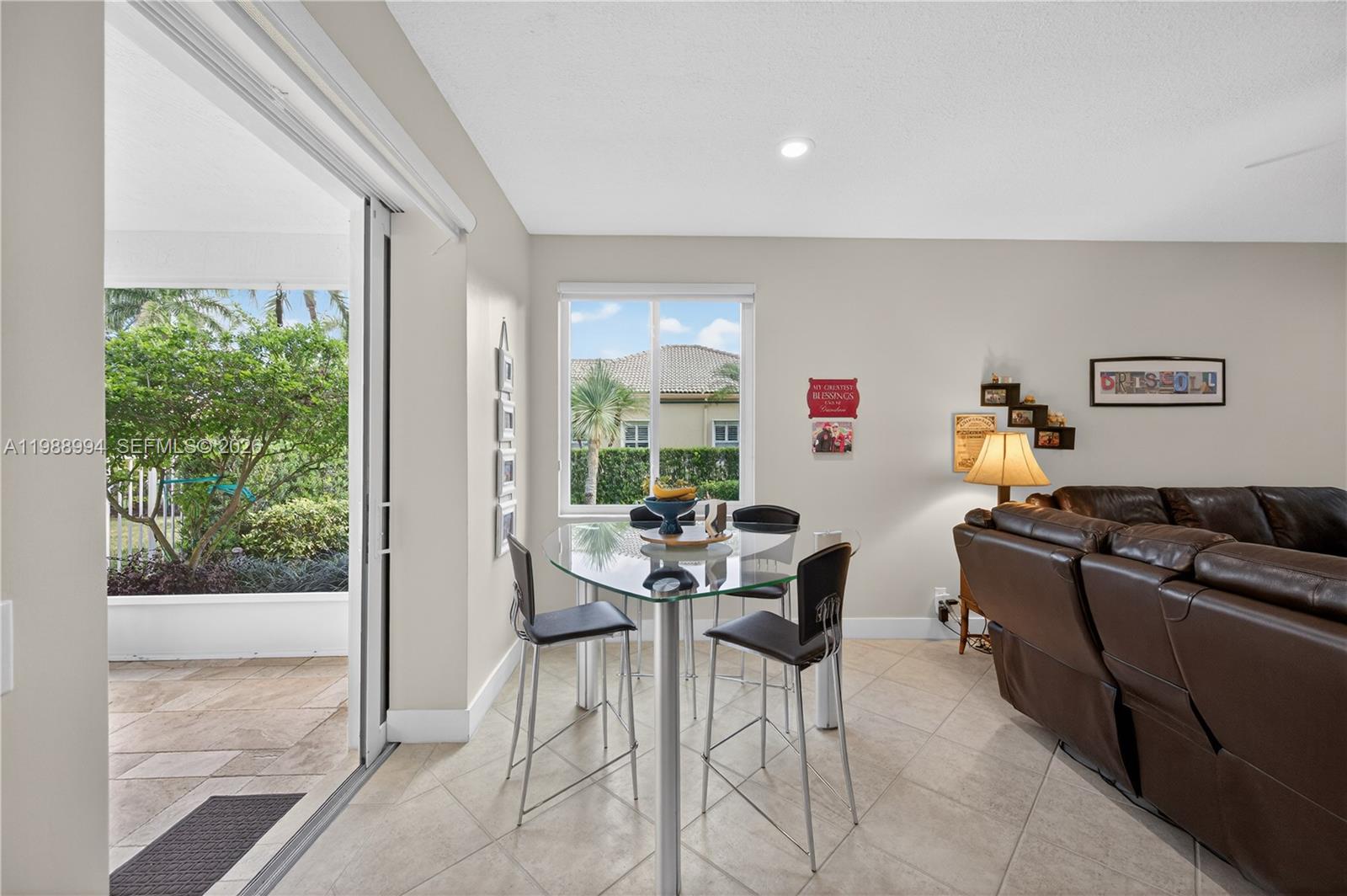 1512 Maple Dr Weston, FL 33327