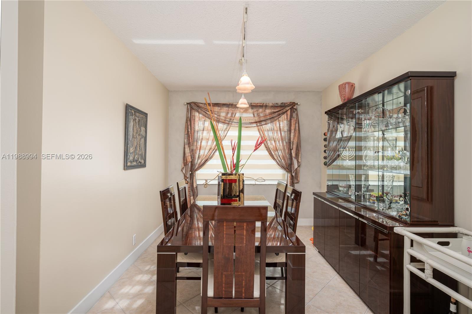 1512 Maple Dr Weston, FL 33327