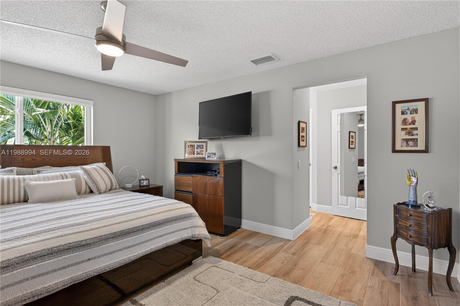 1512 Maple Dr Weston, FL 33327