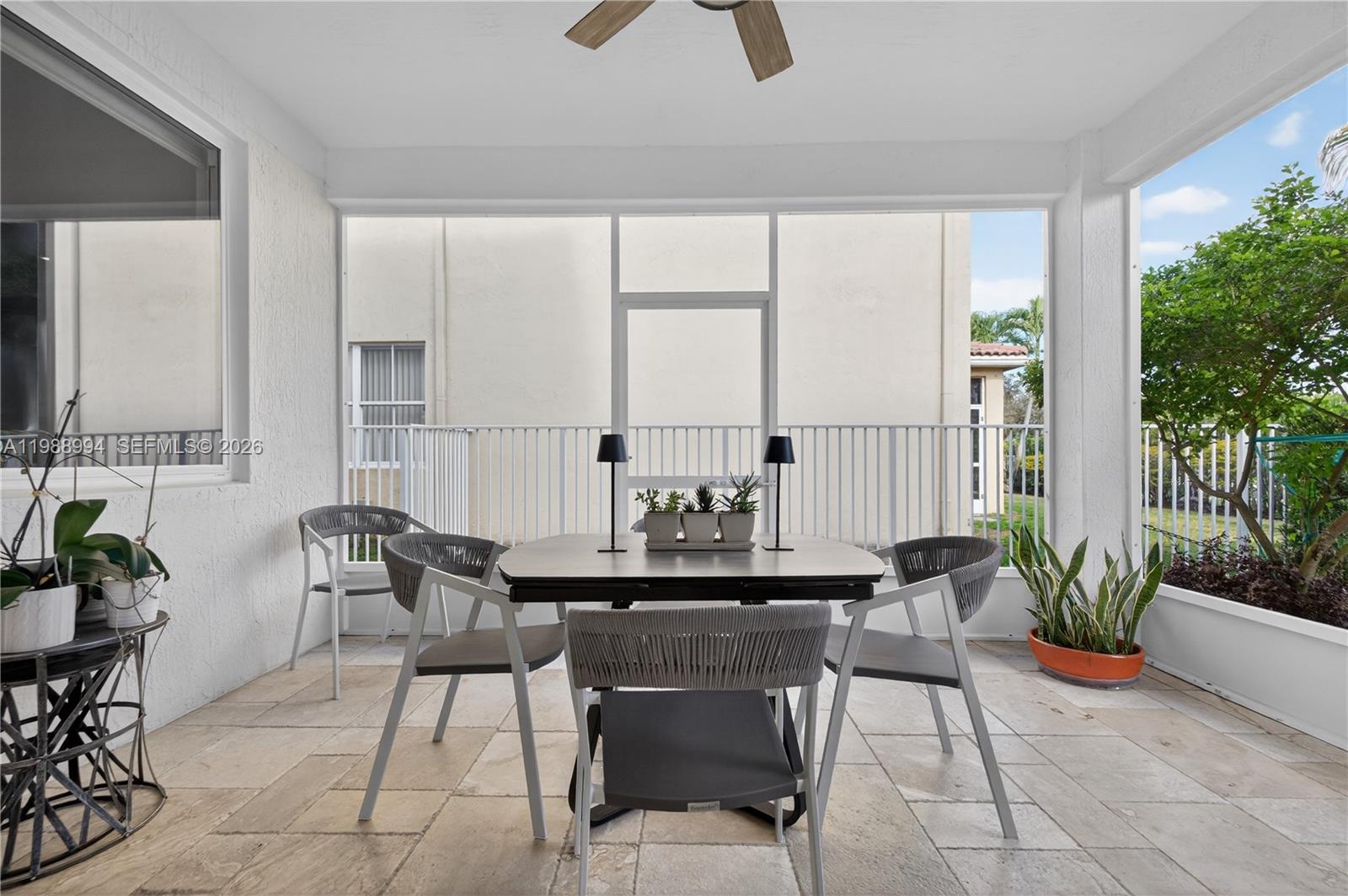 1512 Maple Dr Weston, FL 33327