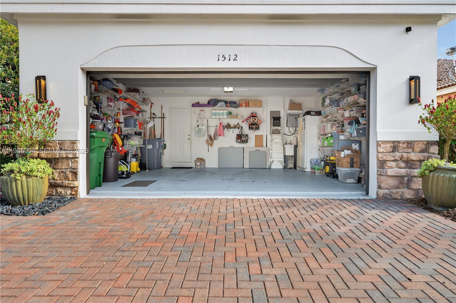 1512 Maple Dr Weston, FL 33327