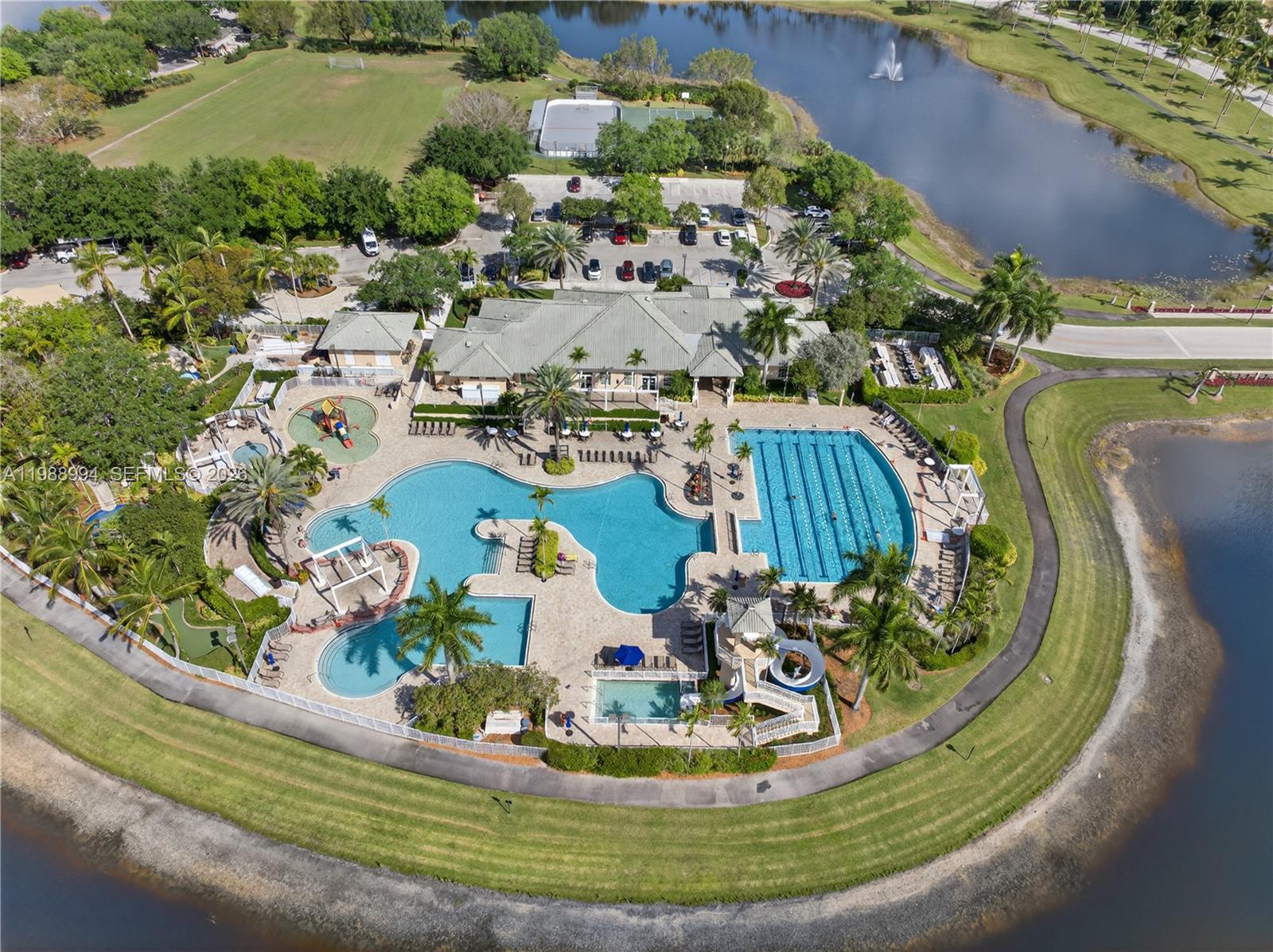 1512 Maple Dr Weston, FL 33327