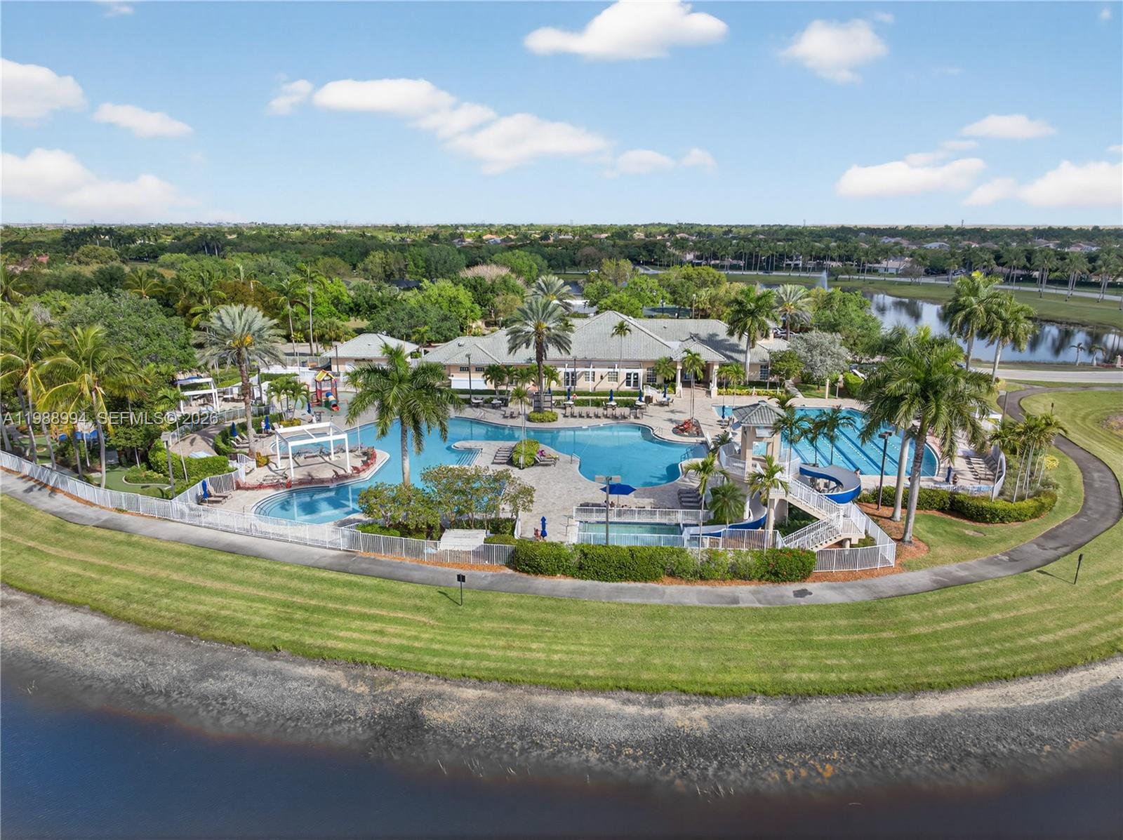 1512 Maple Dr Weston, FL 33327