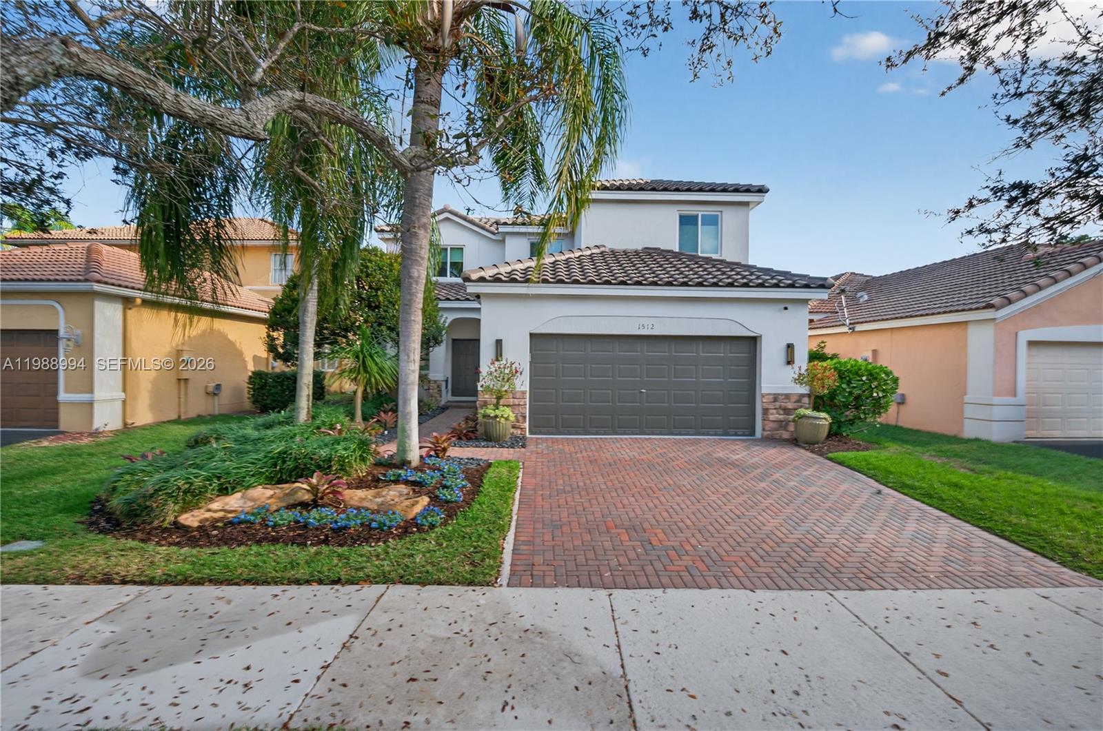 1512 Maple Dr Weston, FL 33327