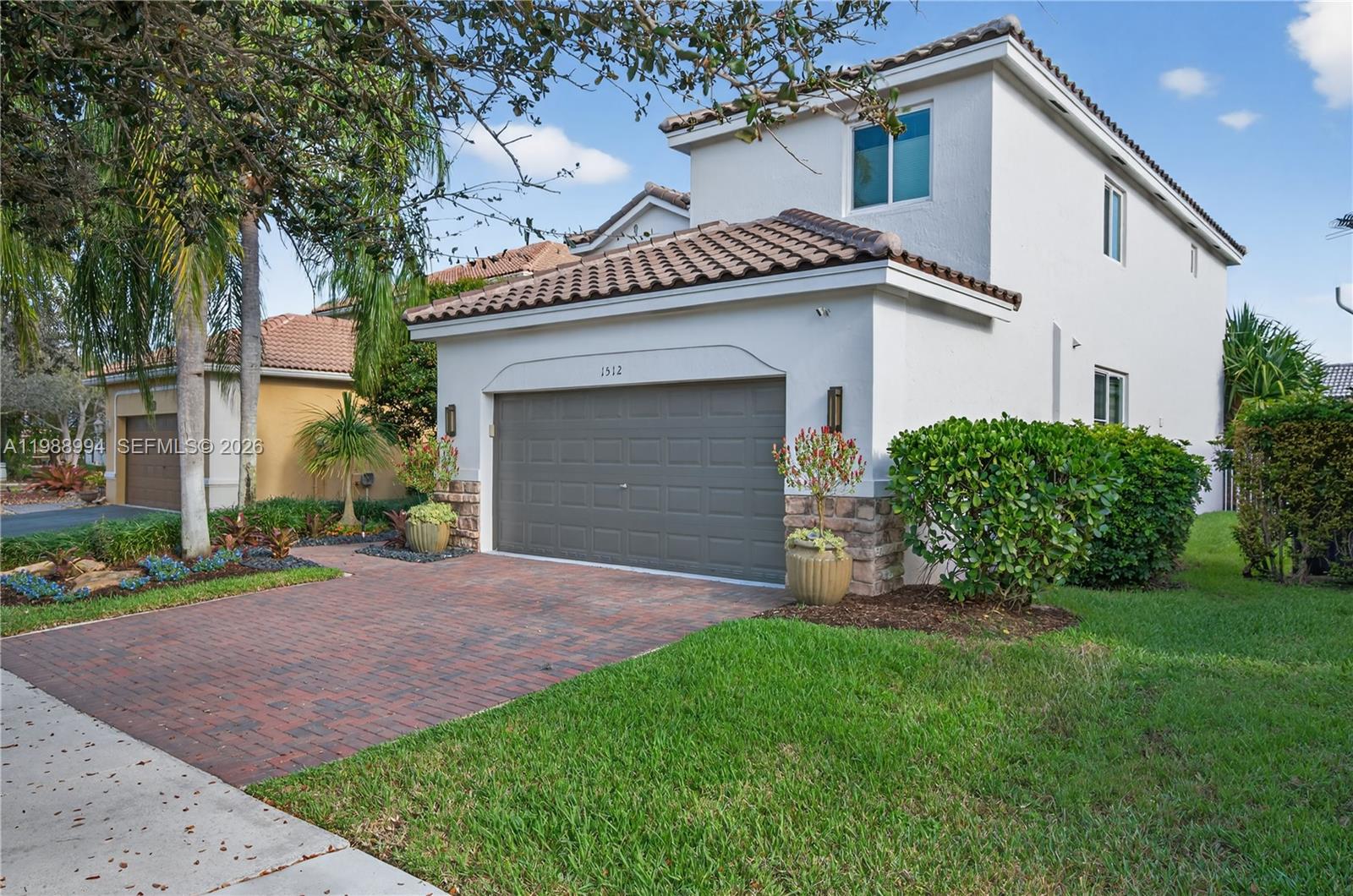 1512 Maple Dr Weston, FL 33327