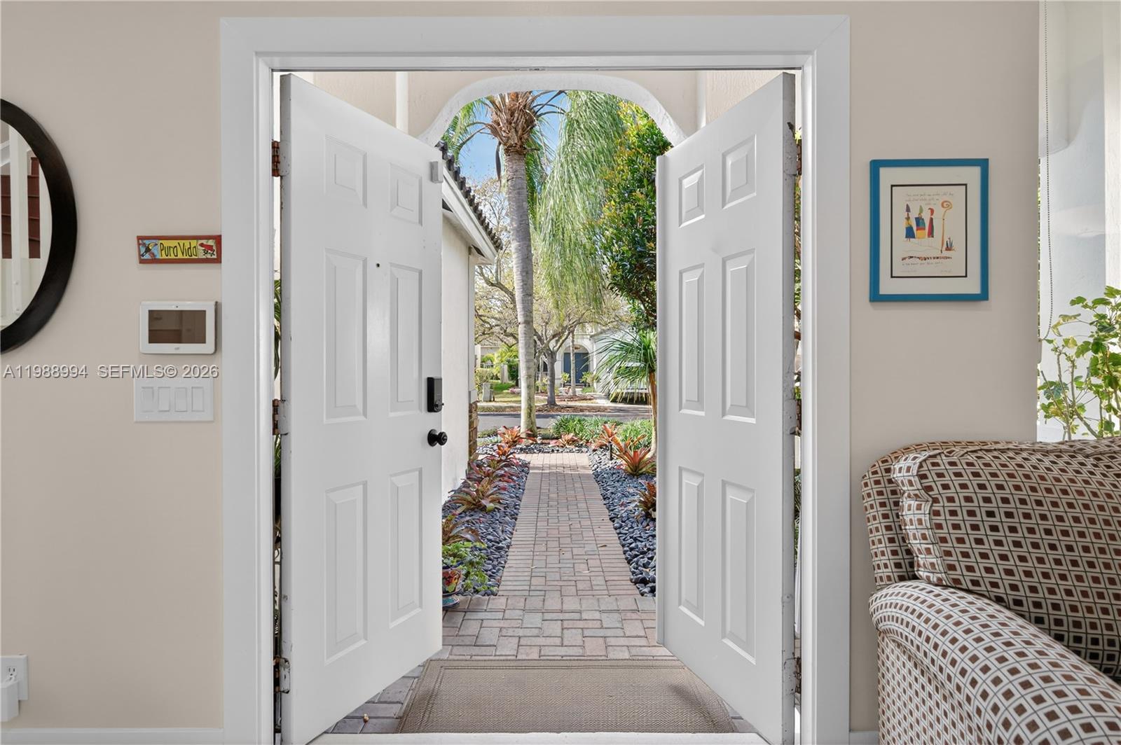 1512 Maple Dr Weston, FL 33327