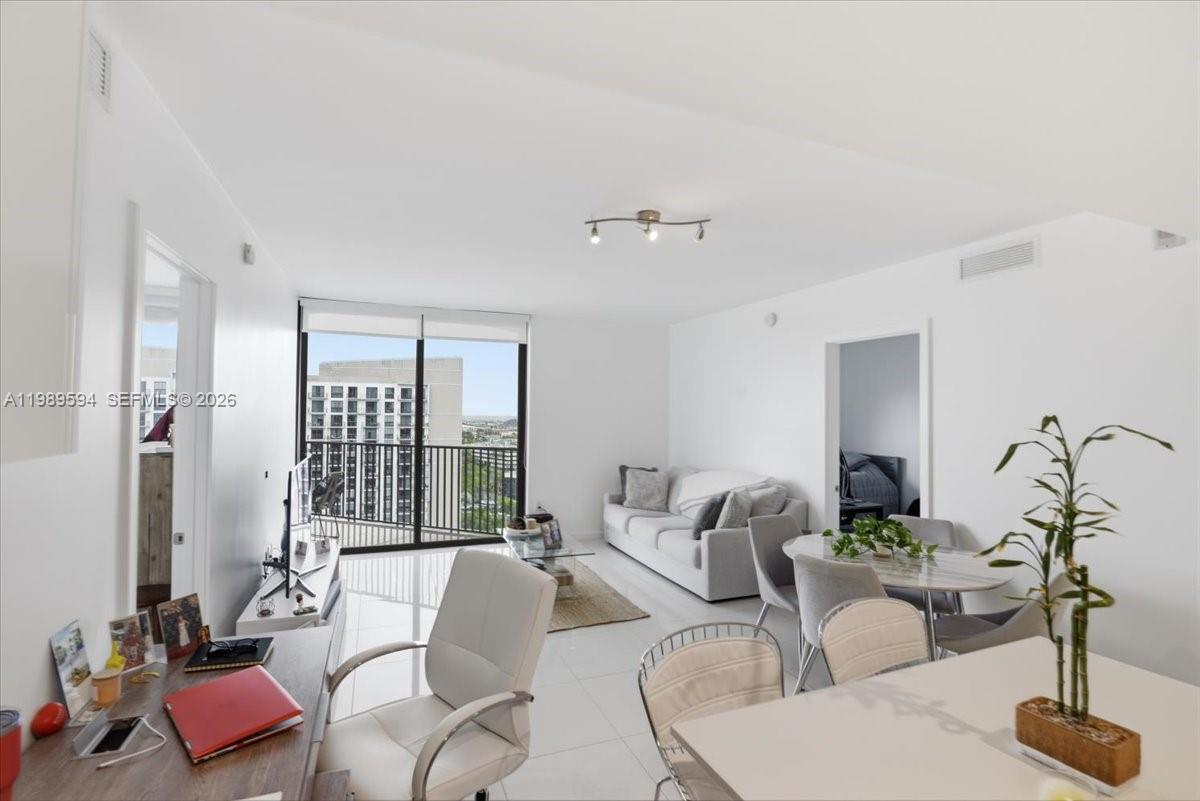 5300 Paseo Blvd #1803 Doral, FL 33166