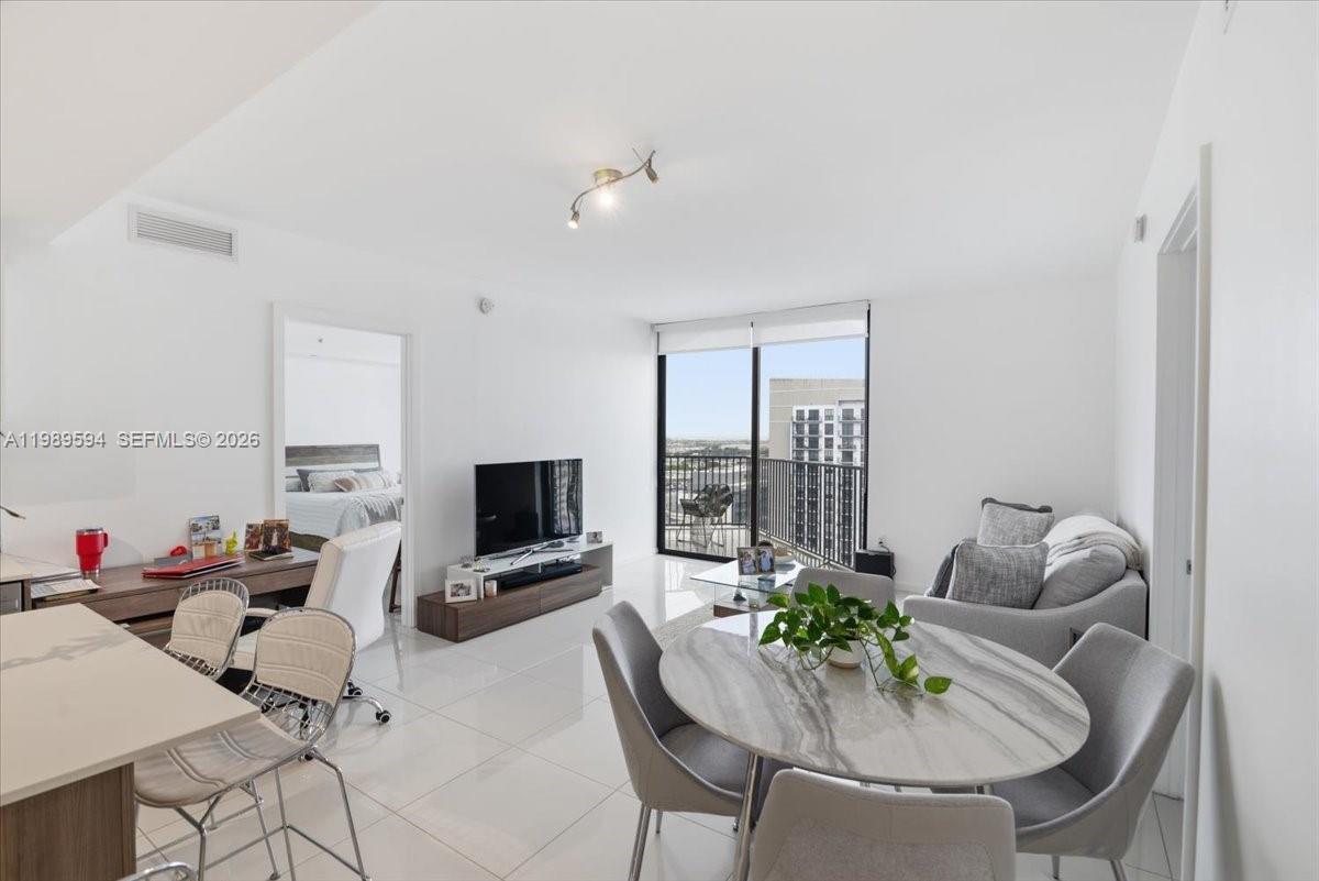 5300 Paseo Blvd #1803 Doral, FL 33166