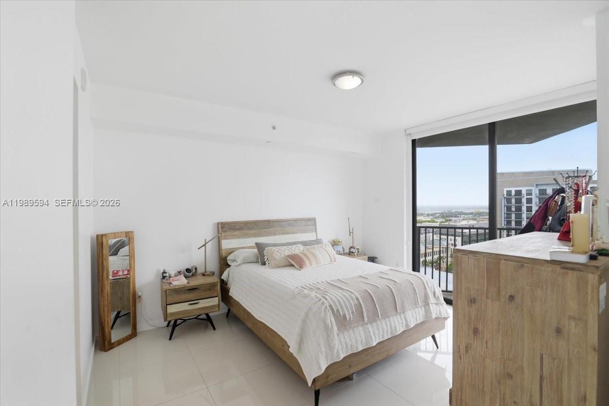 5300 Paseo Blvd #1803 Doral, FL 33166